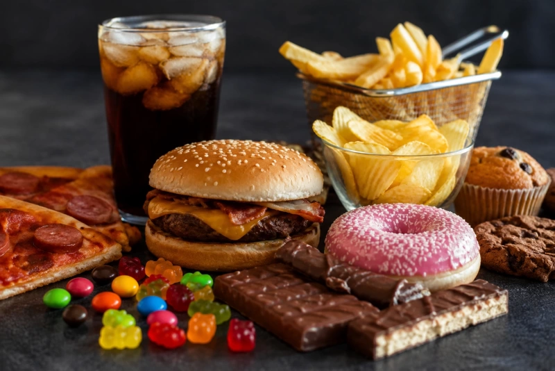 Variedad de alimentos que pueden interferir con el buen dormir